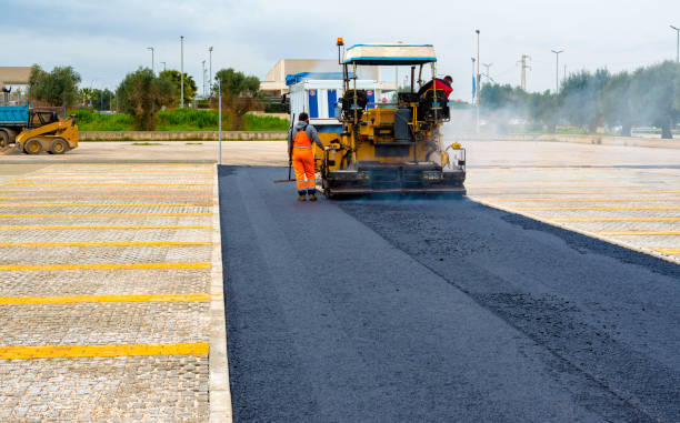 Best Driveway Paving Contractor  in Liolnton, NC